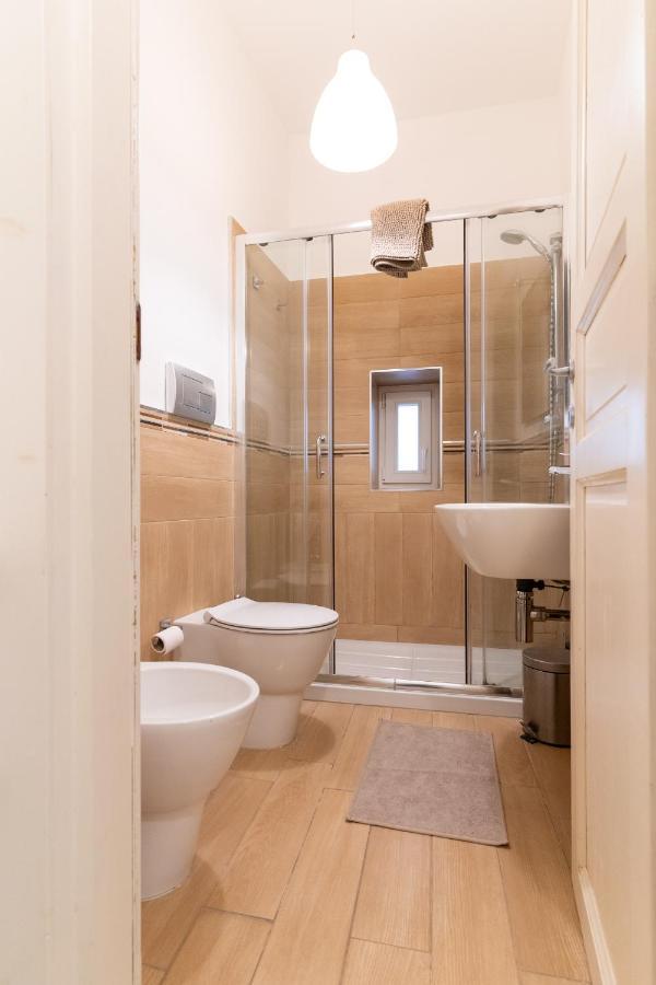 Four Luxury Apartment Палермо Екстер'єр фото