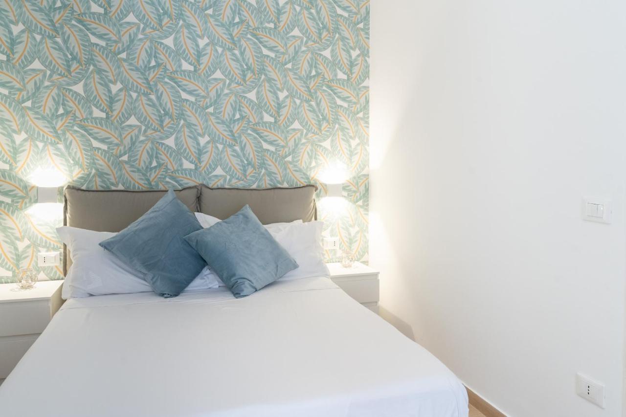Four Luxury Apartment Палермо Екстер'єр фото
